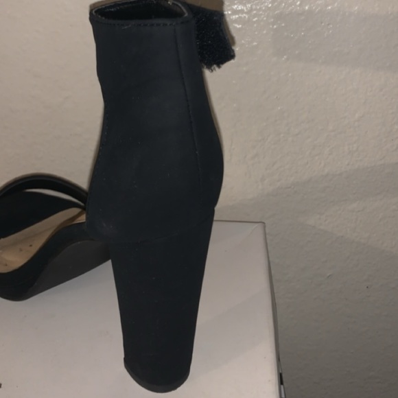 Black Block Heel - Picture 2 of 3